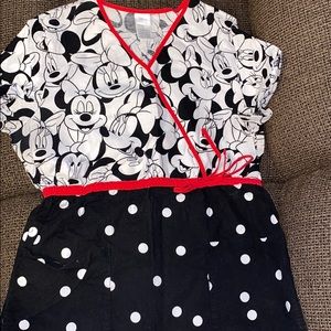 Disney Minnie Mouse scrub top